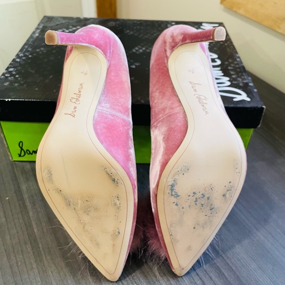 Sam Edelman Women’s 7.5 Haroldson Rose Velvet pumps with pompoms - Picture 4 of 4